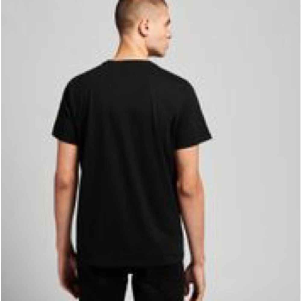 Guess - Mens RARE Graphic T-Shirt Black Tee Raised Lettering Fiery Logo - Picture 10 of 16